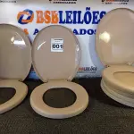 LOTE 001 - 06 ASSENTOS PARA VASO SANITÁRIO MARCAS E MODELOS DIVERSOS. (NO ESTADO) ATENÇÃO! FAZER A VISITAÇÃO ANTES DE ARREMATAR, NÃO SABEMOS SE FUNCIONA. LEILÃO NÃO TEM GARANTIA E NEM DEVOLUÇÃO, SUJEITO A POSSÍVEIS AVARIAS VISÍVEIS/OCULTAS E/OU AUSÊNCIA DE COMPONENTES.