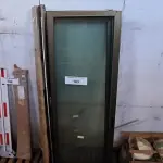 LOTE 183 - 04 PORTAS EM ALUMÍNIO COM VIDRO 90X2,44 (NO ESTADO, NÃO SABEMOS SE FUNCIONA. LEILÃO NÃO TEM GARANTIA E NEM DEVOLUÇÃO).