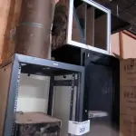 LOTE 329 - 01 LOTE COM RACKS PARA SERVIDOR (NO ESTADO, NÃO SABEMOS SE FUNCIONA. LEILÃO NÃO TEM GARANTIA E NEM DEVOLUÇÃO).