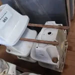LOTE 052 - 01 LOTE COM 04 VASOS SANITÁRIOS (NO ESTADO, NÃO SABEMOS SE FUNCIONA. LEILÃO NÃO TEM GARANTIA E NEM DEVOLUÇÃO).