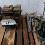 LOTE 047 - 01 MOTOR A GASOLINA PARA VIBRATÓRIA SEM O MANGOTE (NO ESTADO, NÃO SABEMOS SE FUNCIONA. LEILÃO NÃO TEM GARANTIA E NEM DEVOLUÇÃO). (NO ESTADO, NÃO SABEMOS SE FUNCIONA. LEILÃO NÃO TEM GARANTIA E NEM DEVOLUÇÃO).