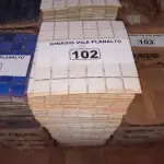 LOTE 102 - 14 CAIXAS DE PASTILHA NA COR BRANCA (NO ESTADO, NÃO SABEMOS SE FUNCIONA. LEILÃO NÃO TEM GARANTIA E NEM DEVOLUÇÃO).