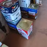 LOTE 142 - 01 LATA DE PRIME ASFÁLTICO 02 LATAS DE TINTAS DIVERSAS (NO ESTADO, NÃO SABEMOS SE FUNCIONA. LEILÃO NÃO TEM GARANTIA E NEM DEVOLUÇÃO).