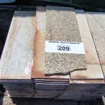LOTE 209 - 01 LOTE COM RODAPÉS EM GRANITO TAMANHOS E CORES DIVERSAS (NO ESTADO, NÃO SABEMOS SE FUNCIONA. LEILÃO NÃO TEM GARANTIA E NEM DEVOLUÇÃO).