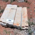 LOTE 284 - 10 MEIO FIO EM CONCRETO (NO ESTADO, NÃO SABEMOS SE FUNCIONA. LEILÃO NÃO TEM GARANTIA E NEM DEVOLUÇÃO).