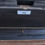 LOTE 164 - 01 LOTE COM PORTAS EM MADEIRA 80X2,10 COM PORTAIS (NO ESTADO, NÃO SABEMOS SE FUNCIONA. LEILÃO NÃO TEM GARANTIA E NEM DEVOLUÇÃO).