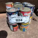 LOTE 024 - 01 LOTE COM LATAS DE TINTAS DIVERSAS (NO ESTADO, NÃO SABEMOS SE FUNCIONA. LEILÃO NÃO TEM GARANTIA E NEM DEVOLUÇÃO).