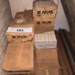 LOTE 103 - 19 CAIXAS DE PASTILHA NA COR BRANCA (NO ESTADO, NÃO SABEMOS SE FUNCIONA. LEILÃO NÃO TEM GARANTIA E NEM DEVOLUÇÃO).
