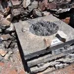LOTE 219 - 04 TAMPAS QUADRADAS EM CONCRETO (NO ESTADO, NÃO SABEMOS SE FUNCIONA. LEILÃO NÃO TEM GARANTIA E NEM DEVOLUÇÃO).