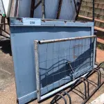 LOTE 258 - 01 LOTE COM GRADE EM FERRO, PORTÃO EM FERRO E 01 SUPORTE PARA TRANSPORTAR BICICLETAS (NO ESTADO, NÃO SABEMOS SE FUNCIONA. LEILÃO NÃO TEM GARANTIA E NEM DEVOLUÇÃO).
