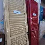 LOTE 127 - 02 PORTAS EM ALUMÍNIO 80X2.45 NA COR MARROM CLARO (NO ESTADO, NÃO SABEMOS SE FUNCIONA. LEILÃO NÃO TEM GARANTIA E NEM DEVOLUÇÃO).