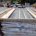 LOTE 242 - 01 LOTE COM GRADES EM FERRO NA COR BRANCA COM TELAS (NO ESTADO, NÃO SABEMOS SE FUNCIONA. LEILÃO NÃO TEM GARANTIA E NEM DEVOLUÇÃO).