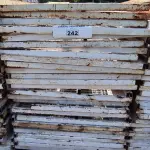 LOTE 242 - 01 LOTE COM GRADES EM FERRO NA COR BRANCA COM TELAS (NO ESTADO, NÃO SABEMOS SE FUNCIONA. LEILÃO NÃO TEM GARANTIA E NEM DEVOLUÇÃO).