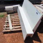 LOTE 206 - 01 LOTE COM PLACAS EM GRANITO BRANCO (NO ESTADO, NÃO SABEMOS SE FUNCIONA. LEILÃO NÃO TEM GARANTIA E NEM DEVOLUÇÃO).