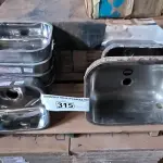 LOTE 315 - 01 LOTE COM CUBAS PARA PIAS E TANQUES EM INOX (NO ESTADO, NÃO SABEMOS SE FUNCIONA. LEILÃO NÃO TEM GARANTIA E NEM DEVOLUÇÃO).