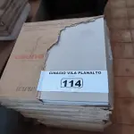 LOTE 114 - 01 LOTE COM REVESTIMENTO 50X50 ELIANE BIANCO (NO ESTADO, NÃO SABEMOS SE FUNCIONA. LEILÃO NÃO TEM GARANTIA E NEM DEVOLUÇÃO).