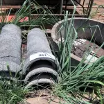 LOTE 261 - 06 MANILHAS MEIA CANA PEQUENAS E 01 MANILHA PARA POÇO (NO ESTADO, NÃO SABEMOS SE FUNCIONA. LEILÃO NÃO TEM GARANTIA E NEM DEVOLUÇÃO).