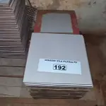 LOTE 192 - 01 LOTE COM PISOS 45X45 ELIANE DIVERSOS (NO ESTADO, NÃO SABEMOS SE FUNCIONA. LEILÃO NÃO TEM GARANTIA E NEM DEVOLUÇÃO).