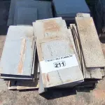 LOTE 211 - 01 LOTE COM RODAPÉS EM GRANITO TAMANHOS E CORES DIVERSAS (NO ESTADO, NÃO SABEMOS SE FUNCIONA. LEILÃO NÃO TEM GARANTIA E NEM DEVOLUÇÃO).