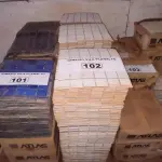 LOTE 102 - 14 CAIXAS DE PASTILHA NA COR BRANCA (NO ESTADO, NÃO SABEMOS SE FUNCIONA. LEILÃO NÃO TEM GARANTIA E NEM DEVOLUÇÃO).