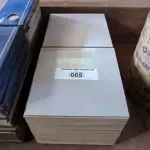 LOTE 065 - 01 LOTE COM PISOS 60X60 DIVERSOS (NO ESTADO, NÃO SABEMOS SE FUNCIONA. LEILÃO NÃO TEM GARANTIA E NEM DEVOLUÇÃO).