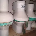 LOTE 123 - 07 VASOS SANITÁRIOS (NOVO) (NO ESTADO, NÃO SABEMOS SE FUNCIONA. LEILÃO NÃO TEM GARANTIA E NEM DEVOLUÇÃO).