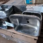 LOTE 315 - 01 LOTE COM CUBAS PARA PIAS E TANQUES EM INOX (NO ESTADO, NÃO SABEMOS SE FUNCIONA. LEILÃO NÃO TEM GARANTIA E NEM DEVOLUÇÃO).