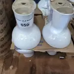 LOTE 050 - 01 LOTE COM 04 VASOS SANITÁRIOS (NO ESTADO, NÃO SABEMOS SE FUNCIONA. LEILÃO NÃO TEM GARANTIA E NEM DEVOLUÇÃO).