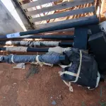 LOTE 022 - 06 POSTES SENDO 003 COM LUMINÁRIAS (NO ESTADO, NÃO SABEMOS SE FUNCIONA. LEILÃO NÃO TEM GARANTIA E NEM DEVOLUÇÃO).
