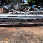 LOTE 250 - 01 LOTE COM TESOURAS EM FERRO PARA GALPÃO APROXIMADAMENTE 7 METROS (NO ESTADO, NÃO SABEMOS SE FUNCIONA. LEILÃO NÃO TEM GARANTIA E NEM DEVOLUÇÃO).