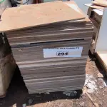 LOTE 294 - 01 LOTE COM PISOS DIVERSOS 60X60 (NO ESTADO, NÃO SABEMOS SE FUNCIONA. LEILÃO NÃO TEM GARANTIA E NEM DEVOLUÇÃO).