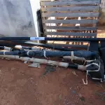 LOTE 022 - 06 POSTES SENDO 003 COM LUMINÁRIAS (NO ESTADO, NÃO SABEMOS SE FUNCIONA. LEILÃO NÃO TEM GARANTIA E NEM DEVOLUÇÃO).
