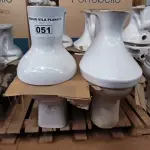LOTE 051 - 01 LOTE COM 04 VASOS SANITÁRIOS (NO ESTADO, NÃO SABEMOS SE FUNCIONA. LEILÃO NÃO TEM GARANTIA E NEM DEVOLUÇÃO).