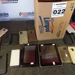 LOTE 022 - 01 LOTE COM VÁRIOS TABLETS E CAPINHAS PARA CELULAR MARCAS E MODELOS DIVERSOS. (NO ESTADO) ATENÇÃO! FAZER A VISITAÇÃO ANTES DE ARREMATAR, NÃO SABEMOS SE FUNCIONA. LEILÃO NÃO TEM GARANTIA E NEM DEVOLUÇÃO, SUJEITO A POSSÍVEIS AVARIAS VISÍVEIS/OCULTAS E/OU AUSÊNCIA DE COMPONENTES.