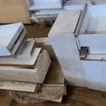 LOTE 349 - 01 LOTE COM GUARDA ROUPA DESMONTADO EM MADEIRA.(NO ESTADO, NÃO SABEMOS SE FUNCIONA. LEILÃO NÃO TEM GARANTIA E NEM DEVOLUÇÃO).