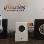 LOTE 325 - 03 ARANDELAS RETANGULARES. (NO ESTADO) ATENÇÃO! FAZER A VISITAÇÃO ANTES DE ARREMATAR, NÃO SABEMOS SE FUNCIONA. LEILÃO NÃO TEM GARANTIA E NEM DEVOLUÇÃO, SUJEITO A POSSÍVEIS AVARIAS VISÍVEIS/OCULTAS E/OU AUSÊNCIA DE COMPONENTES.