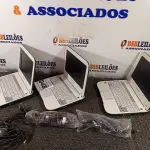 LOTE 048 - 03 NETBOOK’S MARCAS POSITIVO COM FONTE. (NO ESTADO) ATENÇÃO! FAZER A VISITAÇÃO ANTES DE ARREMATAR, NÃO SABEMOS SE FUNCIONA. LEILÃO NÃO TEM GARANTIA E NEM DEVOLUÇÃO, SUJEITO A POSSÍVEIS AVARIAS VISÍVEIS/OCULTAS E/OU AUSÊNCIA DE COMPONENTES.