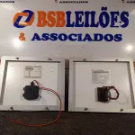 LOTE 117 - 02 PAINÉIS FOTOVOLTAICOS 18V 10W. (NO ESTADO) ATENÇÃO! FAZER A VISITAÇÃO ANTES DE ARREMATAR, NÃO SABEMOS SE FUNCIONA. LEILÃO NÃO TEM GARANTIA E NEM DEVOLUÇÃO, SUJEITO A POSSÍVEIS AVARIAS VISÍVEIS/OCULTAS E/OU AUSÊNCIA DE COMPONENTES.