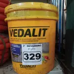 LOTE 329 - 01 BALDE DE VEDALIT, ADITIVO PLASTIFICANTE CONCENTRADO PARA ARGAMASSA DE ASSENTAMENTO E REBOCO CONVENCIONAL. (NO ESTADO) ATENÇÃO! FAZER A VISITAÇÃO ANTES DE ARREMATAR, NÃO SABEMOS SE FUNCIONA. LEILÃO NÃO TEM GARANTIA E NEM DEVOLUÇÃO, SUJEITO A POSSÍVEIS AVARIAS VISÍVEIS/OCULTAS E/OU AUSÊNCIA DE COMPONENTES.