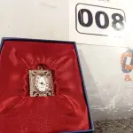 LOTE 008 - 01 RELÓGIO DE BOLSO. (NO ESTADO) ATENÇÃO! FAZER A VISITAÇÃO ANTES DE ARREMATAR, NÃO SABEMOS SE FUNCIONA. LEILÃO NÃO TEM GARANTIA E NEM DEVOLUÇÃO, SUJEITO A POSSÍVEIS AVARIAS VISÍVEIS/OCULTAS E/OU AUSÊNCIA DE COMPONENTES.