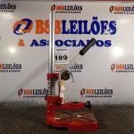 LOTE 189 - 01 SUPORTE PARA FURADEIRA DE BANCADA. (NO ESTADO) ATENÇÃO! FAZER A VISITAÇÃO ANTES DE ARREMATAR, NÃO SABEMOS SE FUNCIONA. LEILÃO NÃO TEM GARANTIA E NEM DEVOLUÇÃO, SUJEITO A POSSÍVEIS AVARIAS VISÍVEIS/OCULTAS E/OU AUSÊNCIA DE COMPONENTES.