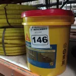 LOTE 146 - 01 BALDE DE SIKANOL ALVENARIA, ADITIVO PLASTIFICANTE PARA ARGAMASSA DE ASSENTAMENTO E REBOCO. (NO ESTADO) ATENÇÃO! FAZER A VISITAÇÃO ANTES DE ARREMATAR, NÃO SABEMOS SE FUNCIONA. LEILÃO NÃO TEM GARANTIA E NEM DEVOLUÇÃO, SUJEITO A POSSÍVEIS AVARIAS VISÍVEIS/OCULTAS E/OU AUSÊNCIA DE COMPONENTES.