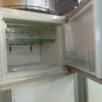 LOTE 273 - 01 GELADEIRA MARCA FROST FREE BRASTEMP 220V. (NO ESTADO) ATENÇÃO! FAZER A VISITAÇÃO ANTES DE ARREMATAR, NÃO SABEMOS SE FUNCIONA. LEILÃO NÃO TEM GARANTIA E NEM DEVOLUÇÃO, SUJEITO A POSSÍVEIS AVARIAS VISÍVEIS/OCULTAS E/OU AUSÊNCIA DE COMPONENTES.