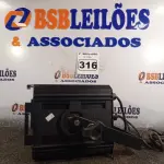 LOTE 316 - 01 LUMINÁRIA PARA ESTÚDIO. (NO ESTADO) ATENÇÃO! FAZER A VISITAÇÃO ANTES DE ARREMATAR, NÃO SABEMOS SE FUNCIONA. LEILÃO NÃO TEM GARANTIA E NEM DEVOLUÇÃO, SUJEITO A POSSÍVEIS AVARIAS VISÍVEIS/OCULTAS E/OU AUSÊNCIA DE COMPONENTES.