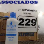 LOTE 229 - 36 BISNAGAS DE ÁLCOOL EM GEL 70% 100ML. (NO ESTADO) ATENÇÃO! FAZER A VISITAÇÃO ANTES DE ARREMATAR, NÃO SABEMOS SE FUNCIONA. LEILÃO NÃO TEM GARANTIA E NEM DEVOLUÇÃO, SUJEITO A POSSÍVEIS AVARIAS VISÍVEIS/OCULTAS E/OU AUSÊNCIA DE COMPONENTES.