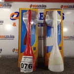 LOTE 076 - 02 PENDENTES DE VIDRO 1XE27. (NO ESTADO) ATENÇÃO! FAZER A VISITAÇÃO ANTES DE ARREMATAR, NÃO SABEMOS SE FUNCIONA. LEILÃO NÃO TEM GARANTIA E NEM DEVOLUÇÃO, SUJEITO A POSSÍVEIS AVARIAS VISÍVEIS/OCULTAS E/OU AUSÊNCIA DE COMPONENTES.