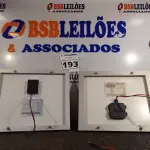 LOTE 193 - 02 PAINÉIS FOTOVOLTAICOS 18V 10W. (NO ESTADO) ATENÇÃO! FAZER A VISITAÇÃO ANTES DE ARREMATAR, NÃO SABEMOS SE FUNCIONA. LEILÃO NÃO TEM GARANTIA E NEM DEVOLUÇÃO, SUJEITO A POSSÍVEIS AVARIAS VISÍVEIS/OCULTAS E/OU AUSÊNCIA DE COMPONENTES.