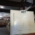 LOTE 097 - 01 QUADRO ELÉTRICO E VÁRIAS LUMINÁRIAS MARCAS E MODELOS DIVERSOS. (NO ESTADO) ATENÇÃO! FAZER A VISITAÇÃO ANTES DE ARREMATAR, NÃO SABEMOS SE FUNCIONA. LEILÃO NÃO TEM GARANTIA E NEM DEVOLUÇÃO, SUJEITO A POSSÍVEIS AVARIAS VISÍVEIS/OCULTAS E/OU AUSÊNCIA DE COMPONENTES.