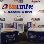 LOTE 171 - 05 LUMINÁRIAS DE EMBUTIR. (NO ESTADO) ATENÇÃO! FAZER A VISITAÇÃO ANTES DE ARREMATAR, NÃO SABEMOS SE FUNCIONA. LEILÃO NÃO TEM GARANTIA E NEM DEVOLUÇÃO, SUJEITO A POSSÍVEIS AVARIAS VISÍVEIS/OCULTAS E/OU AUSÊNCIA DE COMPONENTES.
