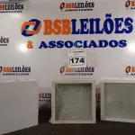 LOTE 174 - 03 LUMINÁRIAS DE SOBREPOR. (NO ESTADO) ATENÇÃO! FAZER A VISITAÇÃO ANTES DE ARREMATAR, NÃO SABEMOS SE FUNCIONA. LEILÃO NÃO TEM GARANTIA E NEM DEVOLUÇÃO, SUJEITO A POSSÍVEIS AVARIAS VISÍVEIS/OCULTAS E/OU AUSÊNCIA DE COMPONENTES.